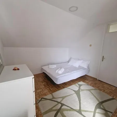 Sofija 3 アパート *